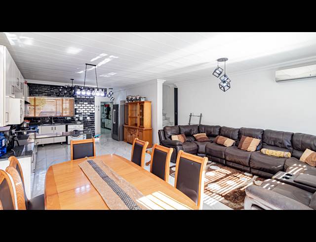 3 BEDROOM TOWNHOUSE FOR SALE IN BRACKENDOWNS